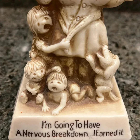 Vintage 1977 Russ Berrie I'm Going to Have A Nervous Breakdown Statue - Picture 3 of 8